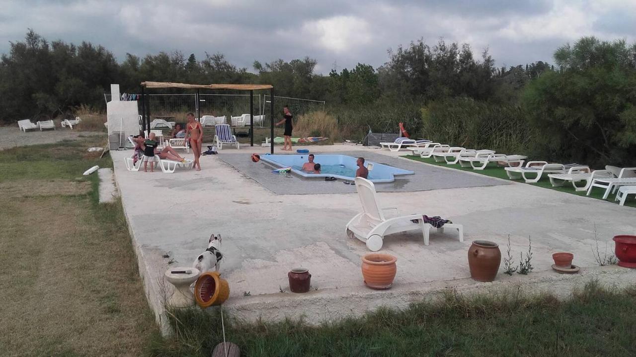 Plages De Camargue Et Logement Dans Un Site Calme De Reve Arles Esterno foto